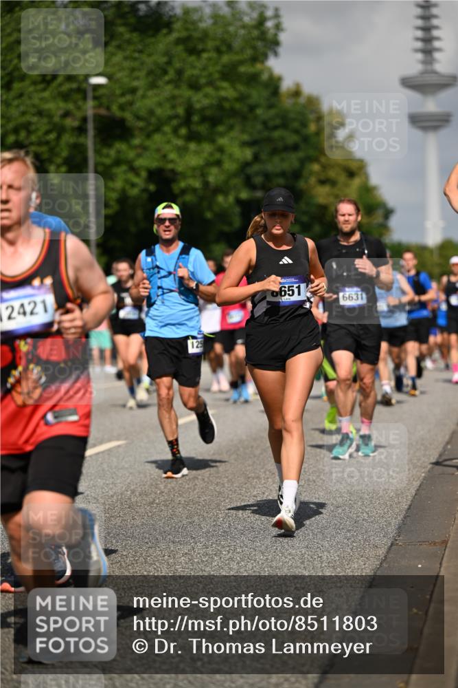 29.06.2025 - hella hamburg halbmarathon Dr. Thomas Lammeyer http://msf.ph/oto/8511803 29.06.2025 10:01:02 Kennedybrücke 1086, 1327, 1381, 1442, 1833, 2074, 2111, 2119, 2396, 2595, 2814, 2869, 3103, 3575, 3652, 3791, 4261, 4299, 4558, 4726, 4770, 4897, 5013, 5018, 5024, 5319, 5744, 6033, 6125, 6631, 6762, 6795, 7177, 7259, 7918, 8112, 8447, 8651, 8661, 8710, 8813, 8930, 8968, 9060, 9246, 9316, 9876, 9985, 10040, 10189, 10549, 10667, 10896, 11184, 11339 meine-sportfotos.de