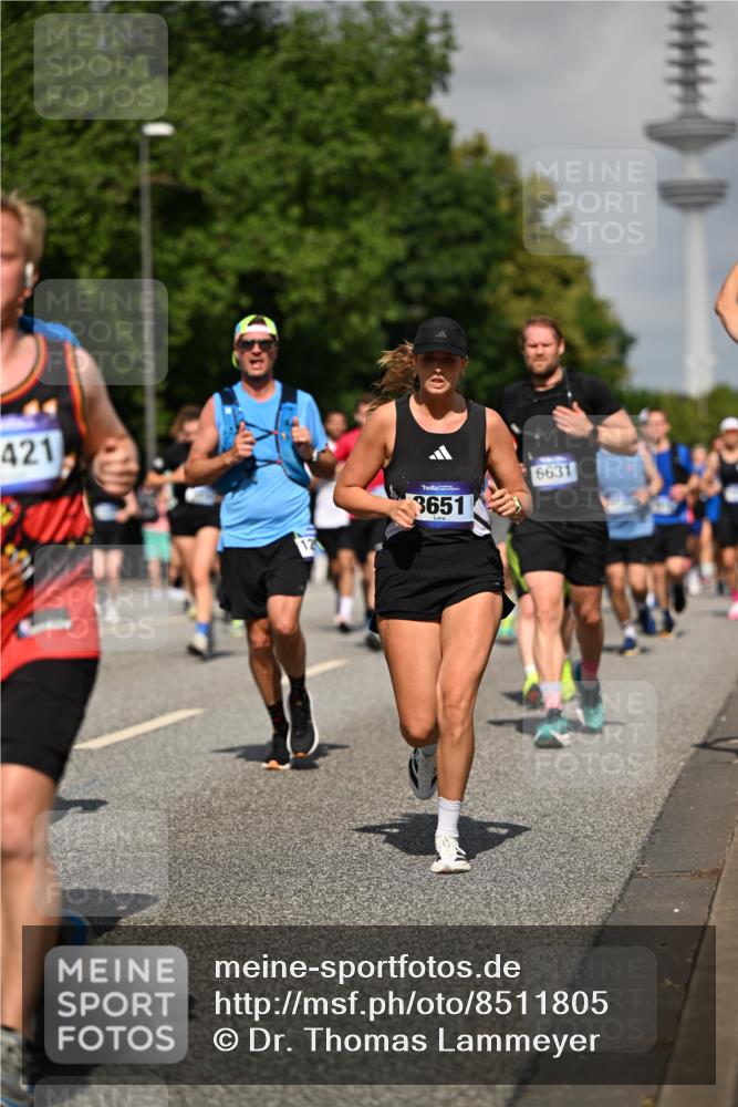 29.06.2025 - hella hamburg halbmarathon Dr. Thomas Lammeyer http://msf.ph/oto/8511805 29.06.2025 10:01:02 Kennedybrücke 1086, 1327, 1381, 1442, 1833, 2074, 2111, 2119, 2396, 2595, 2814, 2869, 3103, 3575, 3652, 3791, 4261, 4299, 4558, 4726, 4770, 4897, 5013, 5018, 5024, 5319, 5744, 6033, 6125, 6631, 6762, 6795, 7177, 7259, 7918, 8112, 8447, 8651, 8661, 8710, 8813, 8930, 8968, 9060, 9246, 9316, 9876, 9985, 10040, 10189, 10549, 10667, 10896, 11184, 11339 meine-sportfotos.de