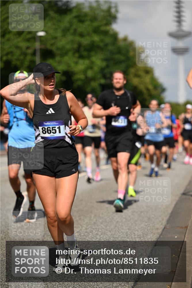 29.06.2025 - hella hamburg halbmarathon Dr. Thomas Lammeyer http://msf.ph/oto/8511835 29.06.2025 10:01:04 Kennedybrücke 1086, 1327, 1381, 1442, 1833, 2074, 2111, 2119, 2595, 2814, 2855, 3093, 3103, 3575, 3652, 3791, 4261, 4299, 4558, 4726, 4770, 4897, 5013, 5018, 5024, 5319, 5744, 6033, 6125, 6631, 6762, 6795, 7177, 7259, 7397, 7918, 8447, 8651, 8813, 8930, 8968, 9060, 9246, 9316, 9876, 9985, 10040, 10133, 10191, 10192, 10549, 10667, 10896, 11184, 11339 meine-sportfotos.de