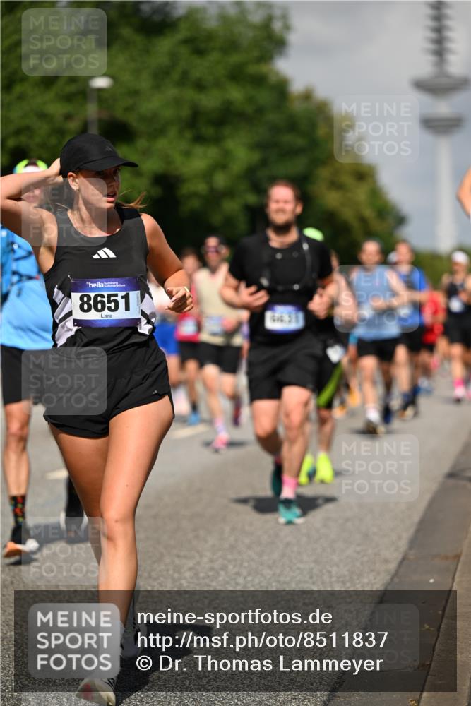 29.06.2025 - hella hamburg halbmarathon Dr. Thomas Lammeyer http://msf.ph/oto/8511837 29.06.2025 10:01:04 Kennedybrücke 1086, 1327, 1381, 1442, 1833, 2074, 2111, 2119, 2595, 2814, 2855, 3093, 3103, 3575, 3652, 3791, 4261, 4299, 4558, 4726, 4770, 4897, 5013, 5018, 5024, 5319, 5744, 6033, 6125, 6631, 6762, 6795, 7177, 7259, 7397, 7918, 8447, 8651, 8813, 8930, 8968, 9060, 9246, 9316, 9876, 9985, 10040, 10133, 10191, 10192, 10549, 10667, 10896, 11184, 11339 meine-sportfotos.de