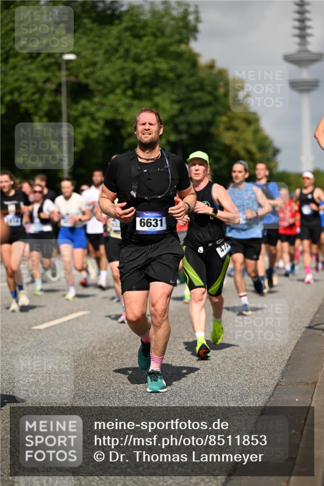 29.06.2025 - hella hamburg halbmarathon Dr. Thomas Lammeyer http://msf.ph/oto/8511853 29.06.2025 10:01:05 Kennedybrücke 1086, 1327, 1381, 1442, 1833, 2025, 2074, 2111, 2119, 2595, 2814, 2855, 3093, 3103, 3652, 3791, 4261, 4299, 4558, 4726, 4770, 4897, 5013, 5018, 5024, 5319, 5744, 6033, 6125, 6631, 6762, 6795, 6942, 7177, 7259, 7397, 7918, 8447, 8651, 8813, 8930, 8968, 9060, 9246, 9316, 9985, 10040, 10133, 10191, 10192, 10215, 10549, 10667, 10896, 11184, 11339 meine-sportfotos.de