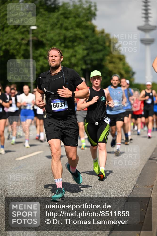 29.06.2025 - hella hamburg halbmarathon Dr. Thomas Lammeyer http://msf.ph/oto/8511859 29.06.2025 10:01:05 Kennedybrücke 1086, 1327, 1381, 1442, 1833, 2025, 2074, 2111, 2119, 2595, 2814, 2855, 3093, 3103, 3652, 3791, 4261, 4299, 4558, 4726, 4770, 4897, 5013, 5018, 5024, 5319, 5744, 6033, 6125, 6631, 6762, 6795, 6942, 7177, 7259, 7397, 7918, 8447, 8651, 8813, 8930, 8968, 9060, 9246, 9316, 9985, 10040, 10133, 10191, 10192, 10215, 10549, 10667, 10896, 11184, 11339 meine-sportfotos.de