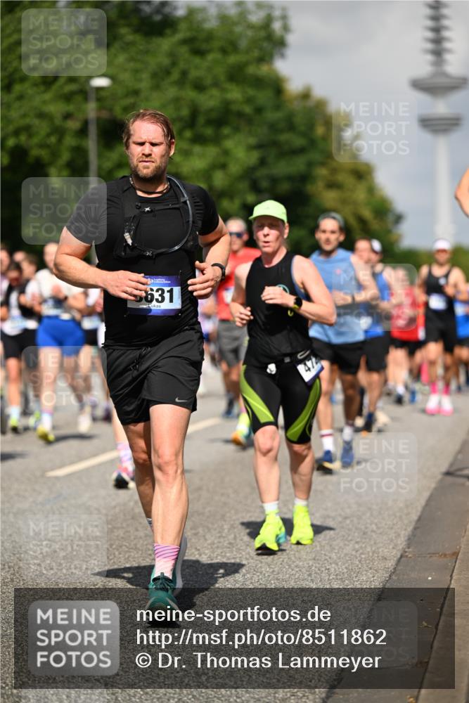29.06.2025 - hella hamburg halbmarathon Dr. Thomas Lammeyer http://msf.ph/oto/8511862 29.06.2025 10:01:05 Kennedybrücke 1086, 1327, 1381, 1442, 1833, 2025, 2074, 2111, 2119, 2595, 2814, 2855, 3093, 3103, 3652, 3791, 4261, 4299, 4558, 4726, 4770, 4897, 5013, 5018, 5024, 5319, 5744, 6033, 6125, 6631, 6762, 6795, 6942, 7177, 7259, 7397, 7918, 8447, 8651, 8813, 8930, 8968, 9060, 9246, 9316, 9985, 10040, 10133, 10191, 10192, 10215, 10549, 10667, 10896, 11184, 11339 meine-sportfotos.de