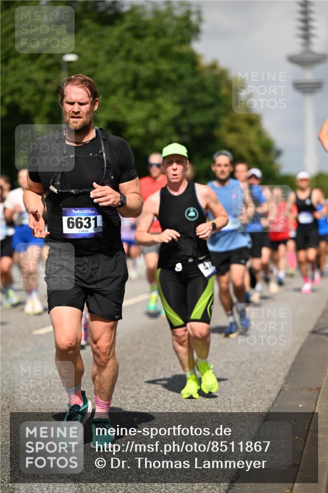 29.06.2025 - hella hamburg halbmarathon Dr. Thomas Lammeyer http://msf.ph/oto/8511867 29.06.2025 10:01:05 Kennedybrücke 1086, 1327, 1381, 1442, 1833, 2025, 2074, 2111, 2119, 2595, 2814, 2855, 3093, 3103, 3652, 3791, 4261, 4299, 4558, 4726, 4770, 4897, 5013, 5018, 5024, 5319, 5744, 6033, 6125, 6631, 6762, 6795, 6942, 7177, 7259, 7397, 7918, 8447, 8651, 8813, 8930, 8968, 9060, 9246, 9316, 9985, 10040, 10133, 10191, 10192, 10215, 10549, 10667, 10896, 11184, 11339 meine-sportfotos.de