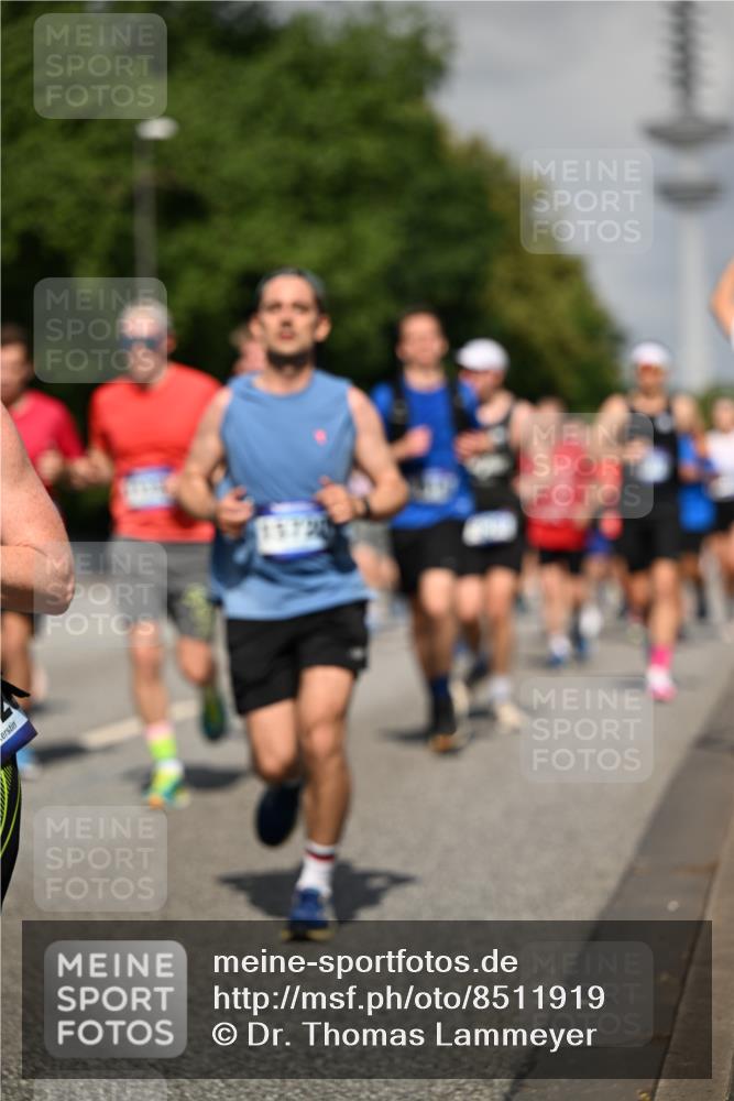 29.06.2025 - hella hamburg halbmarathon Dr. Thomas Lammeyer http://msf.ph/oto/8511919 29.06.2025 10:01:07 Kennedybrücke 1030, 1086, 1327, 1442, 2025, 2074, 2111, 2119, 2595, 2814, 2855, 3093, 3103, 3652, 3791, 4261, 4299, 4558, 4726, 4770, 4897, 5013, 5018, 5024, 5319, 5744, 6033, 6125, 6631, 6720, 6762, 6795, 6942, 7177, 7259, 7397, 7918, 7930, 7932, 8447, 8651, 8813, 8930, 8968, 9060, 9246, 9316, 9985, 10040, 10133, 10191, 10192, 10215, 10549, 10667, 10896, 11184, 11339 meine-sportfotos.de