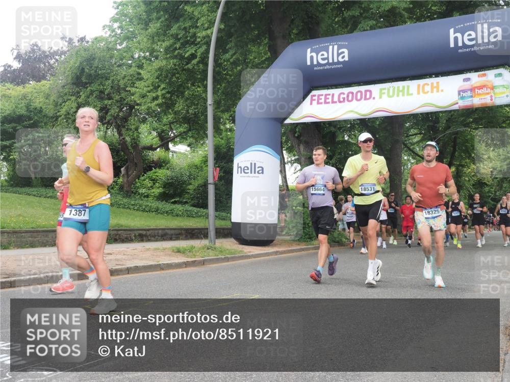29.06.2025 - hella hamburg halbmarathon KatJ http://msf.ph/oto/8511921 29.06.2025 10:44:28 Zwischen KM18-KM19 1387, 2652, 2656, 3575, 4632, 5391, 6892, 7159 meine-sportfotos.de