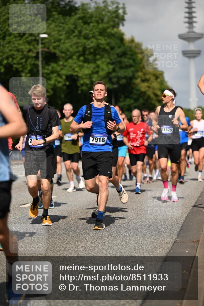 29.06.2025 - hella hamburg halbmarathon Dr. Thomas Lammeyer http://msf.ph/oto/8511933 29.06.2025 10:01:08 Kennedybrücke 1030, 1086, 1327, 1442, 2025, 2111, 2119, 2595, 2814, 2855, 3093, 3103, 3652, 3791, 4261, 4299, 4558, 4726, 4770, 4897, 5013, 5018, 5021, 5024, 5319, 5744, 6033, 6125, 6631, 6720, 6762, 6795, 6942, 7177, 7259, 7397, 7918, 7930, 7932, 8447, 8651, 8813, 8930, 8968, 9060, 9246, 9316, 9791, 9985, 10040, 10133, 10191, 10192, 10215, 10549, 10667, 10896, 11184, 11339 meine-sportfotos.de