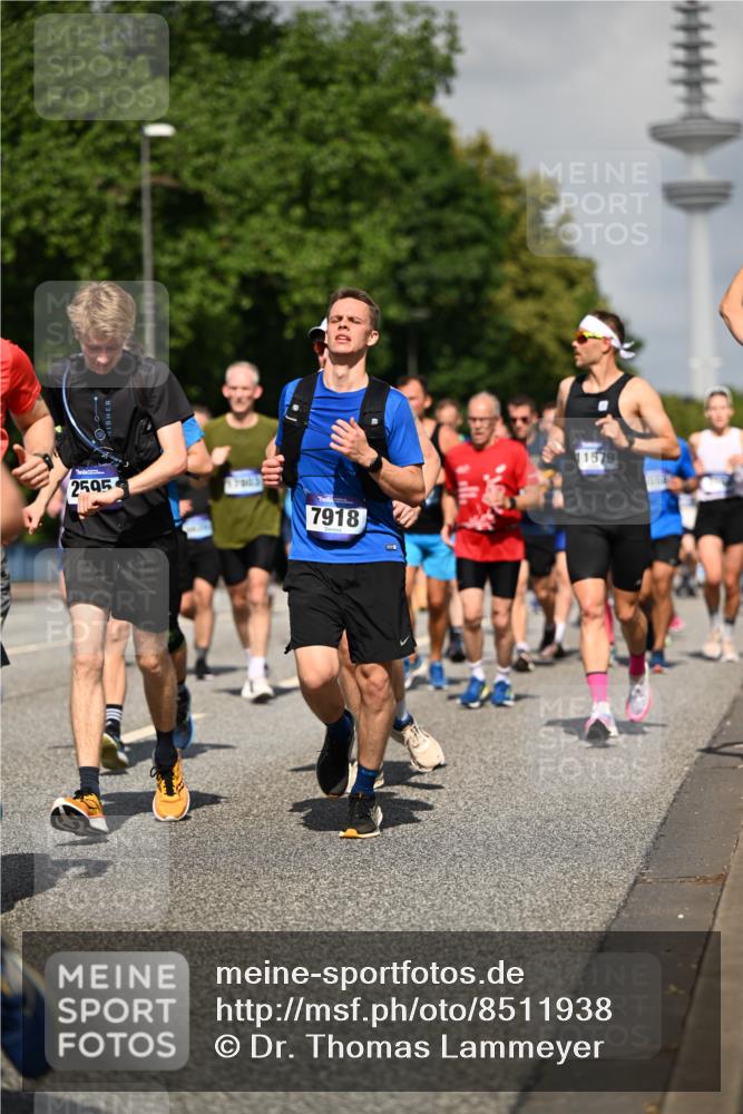 29.06.2025 - hella hamburg halbmarathon Dr. Thomas Lammeyer http://msf.ph/oto/8511938 29.06.2025 10:01:08 Kennedybrücke 1030, 1086, 1327, 1442, 2025, 2111, 2119, 2595, 2814, 2855, 3093, 3103, 3652, 3791, 4261, 4299, 4558, 4726, 4770, 4897, 5013, 5018, 5021, 5024, 5319, 5744, 6033, 6125, 6631, 6720, 6762, 6795, 6942, 7177, 7259, 7397, 7918, 7930, 7932, 8447, 8651, 8813, 8930, 8968, 9060, 9246, 9316, 9791, 9985, 10040, 10133, 10191, 10192, 10215, 10549, 10667, 10896, 11184, 11339 meine-sportfotos.de