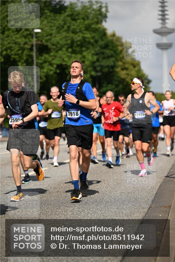 29.06.2025 - hella hamburg halbmarathon Dr. Thomas Lammeyer http://msf.ph/oto/8511942 29.06.2025 10:01:08 Kennedybrücke 1030, 1086, 1327, 1442, 2025, 2111, 2119, 2595, 2814, 2855, 3093, 3103, 3652, 3791, 4261, 4299, 4558, 4726, 4770, 4897, 5013, 5018, 5021, 5024, 5319, 5744, 6033, 6125, 6631, 6720, 6762, 6795, 6942, 7177, 7259, 7397, 7918, 7930, 7932, 8447, 8651, 8813, 8930, 8968, 9060, 9246, 9316, 9791, 9985, 10040, 10133, 10191, 10192, 10215, 10549, 10667, 10896, 11184, 11339 meine-sportfotos.de