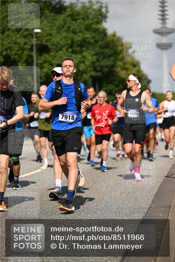 29.06.2025 - hella hamburg halbmarathon Dr. Thomas Lammeyer http://msf.ph/oto/8511966 29.06.2025 10:01:09 Kennedybrücke 1030, 1086, 1327, 1442, 2025, 2111, 2119, 2595, 2814, 2855, 3093, 3103, 3652, 3791, 4261, 4299, 4558, 4726, 4770, 4897, 5013, 5018, 5021, 5024, 5319, 5744, 5820, 6033, 6125, 6631, 6720, 6762, 6795, 6942, 7177, 7259, 7397, 7918, 7930, 7932, 8413, 8447, 8651, 8813, 8930, 8968, 9060, 9246, 9316, 9791, 9985, 10040, 10133, 10191, 10192, 10215, 10549, 10667, 10896, 11184, 11339 meine-sportfotos.de