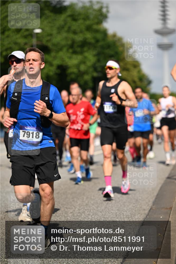 29.06.2025 - hella hamburg halbmarathon Dr. Thomas Lammeyer http://msf.ph/oto/8511991 29.06.2025 10:01:10 Kennedybrücke 1030, 1086, 1327, 1442, 2025, 2111, 2119, 2138, 2595, 2814, 2855, 3093, 3103, 3791, 4261, 4299, 4558, 4726, 4770, 5013, 5018, 5021, 5024, 5319, 5744, 5820, 6033, 6125, 6631, 6720, 6762, 6795, 6942, 7177, 7221, 7259, 7397, 7918, 7930, 7932, 8413, 8447, 8651, 8813, 8930, 8968, 9060, 9246, 9316, 9791, 9985, 9994, 10040, 10133, 10191, 10192, 10215, 10549, 10667, 10896, 11184, 11339 meine-sportfotos.de