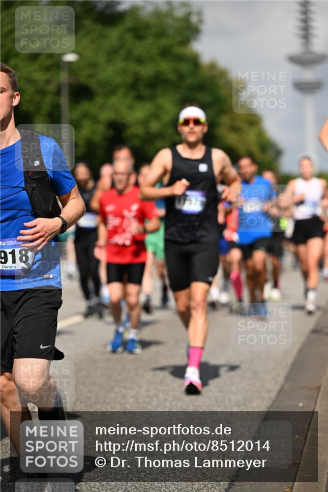 29.06.2025 - hella hamburg halbmarathon Dr. Thomas Lammeyer http://msf.ph/oto/8512014 29.06.2025 10:01:10 Kennedybrücke 1030, 1086, 1327, 1442, 2025, 2111, 2119, 2138, 2595, 2814, 2855, 3093, 3103, 3791, 4261, 4299, 4558, 4726, 4770, 5013, 5018, 5021, 5024, 5319, 5744, 5820, 6033, 6125, 6631, 6720, 6762, 6795, 6942, 7177, 7221, 7259, 7397, 7918, 7930, 7932, 8413, 8447, 8651, 8813, 8930, 8968, 9060, 9246, 9316, 9791, 9985, 9994, 10040, 10133, 10191, 10192, 10215, 10549, 10667, 10896, 11184, 11339 meine-sportfotos.de