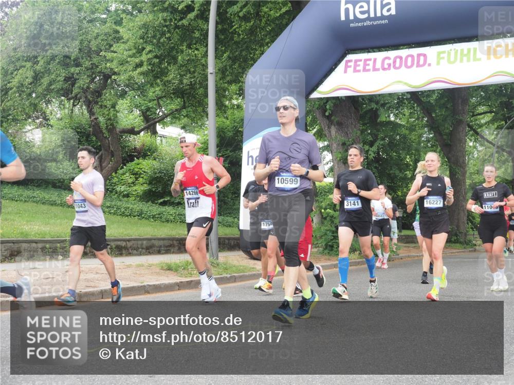 29.06.2025 - hella hamburg halbmarathon KatJ http://msf.ph/oto/8512017 29.06.2025 10:44:31 Zwischen KM18-KM19 1239, 1387, 2652, 2656, 3141, 4579, 6592 meine-sportfotos.de