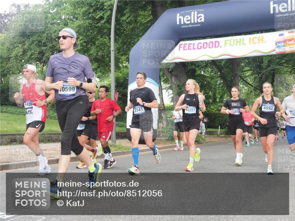 29.06.2025 - hella hamburg halbmarathon KatJ http://msf.ph/oto/8512056 29.06.2025 10:44:32 Zwischen KM18-KM19 1239, 1387, 2656, 3141, 4579, 6592 meine-sportfotos.de