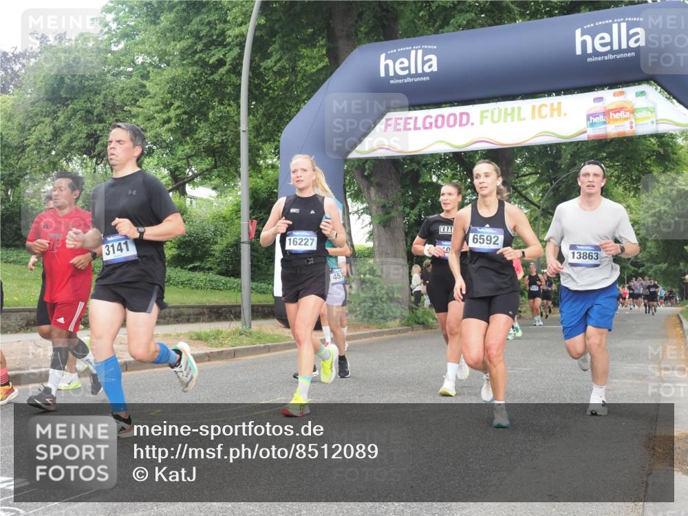 29.06.2025 - hella hamburg halbmarathon KatJ http://msf.ph/oto/8512089 29.06.2025 10:44:33 Zwischen KM18-KM19 1239, 1387, 3141, 4579, 6592 meine-sportfotos.de