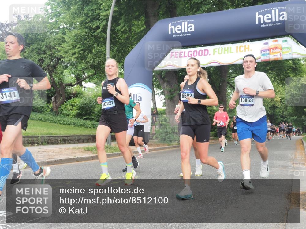 29.06.2025 - hella hamburg halbmarathon KatJ http://msf.ph/oto/8512100 29.06.2025 10:44:33 Zwischen KM18-KM19 1239, 1387, 3141, 4579, 6592 meine-sportfotos.de