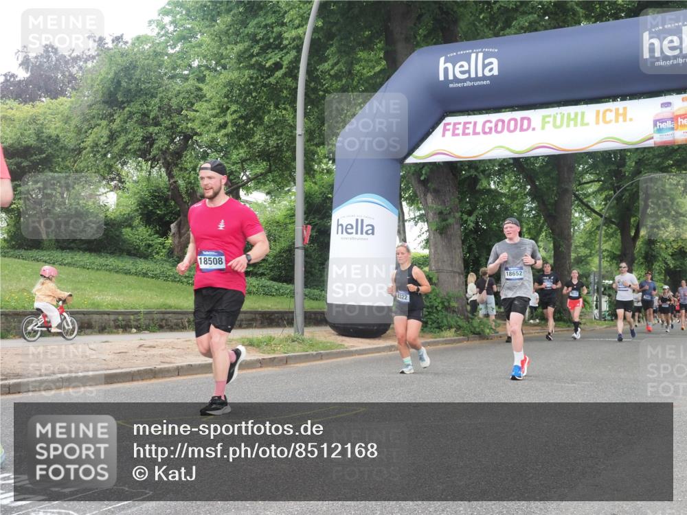 29.06.2025 - hella hamburg halbmarathon KatJ http://msf.ph/oto/8512168 29.06.2025 10:44:37 Zwischen KM18-KM19 1239, 3141, 4579, 6592, 8322 meine-sportfotos.de