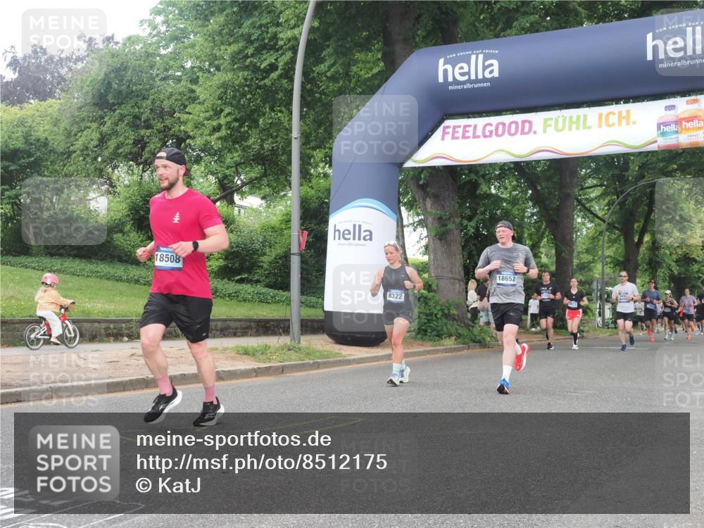 29.06.2025 - hella hamburg halbmarathon KatJ http://msf.ph/oto/8512175 29.06.2025 10:44:37 Zwischen KM18-KM19 1239, 3141, 4579, 6592, 8322 meine-sportfotos.de