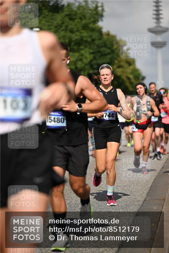 29.06.2025 - hella hamburg halbmarathon Dr. Thomas Lammeyer http://msf.ph/oto/8512179 29.06.2025 10:01:15 Kennedybrücke 1030, 1086, 1094, 1327, 1442, 2025, 2119, 2138, 2444, 2595, 2814, 2855, 3093, 3096, 3103, 3698, 4261, 4299, 4558, 4726, 5013, 5018, 5021, 5024, 5319, 5744, 5820, 5907, 6033, 6125, 6631, 6720, 6762, 6795, 6942, 7177, 7221, 7259, 7397, 7918, 7930, 7932, 8172, 8413, 8447, 8651, 8930, 8968, 9060, 9246, 9316, 9739, 9791, 9994, 10040, 10133, 10191, 10192, 10215, 10368, 10376, 10549, 10667, 10896, 11143, 11184, 11339, 11430 meine-sportfotos.de