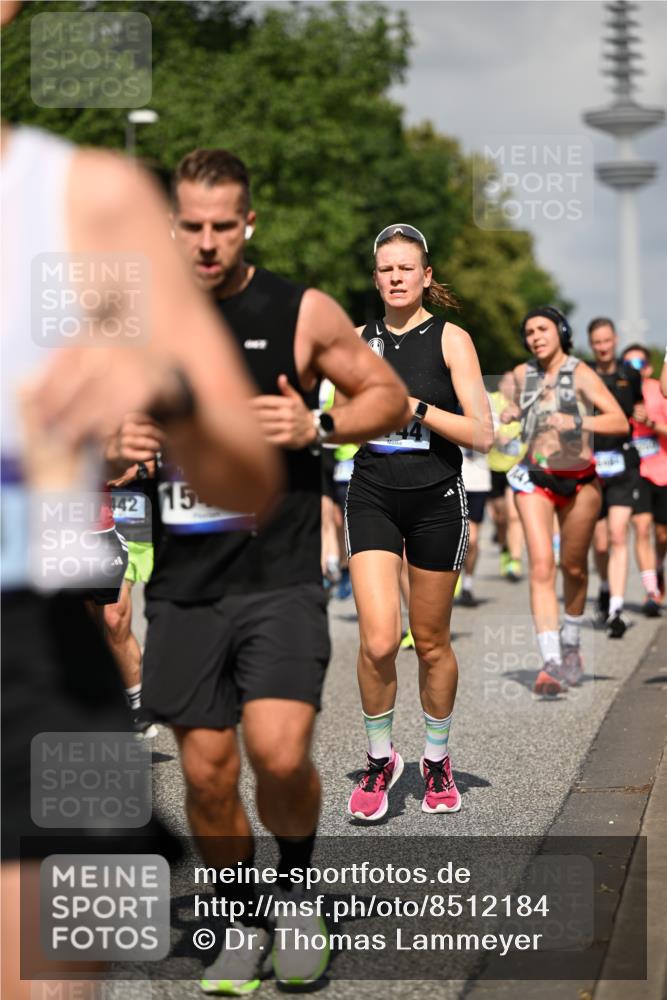29.06.2025 - hella hamburg halbmarathon Dr. Thomas Lammeyer http://msf.ph/oto/8512184 29.06.2025 10:01:15 Kennedybrücke 1030, 1086, 1094, 1327, 1442, 2025, 2119, 2138, 2444, 2595, 2814, 2855, 3093, 3096, 3103, 3698, 4261, 4299, 4558, 4726, 5013, 5018, 5021, 5024, 5319, 5744, 5820, 5907, 6033, 6125, 6631, 6720, 6762, 6795, 6942, 7177, 7221, 7259, 7397, 7918, 7930, 7932, 8172, 8413, 8447, 8651, 8930, 8968, 9060, 9246, 9316, 9739, 9791, 9994, 10040, 10133, 10191, 10192, 10215, 10368, 10376, 10549, 10667, 10896, 11143, 11184, 11339, 11430 meine-sportfotos.de