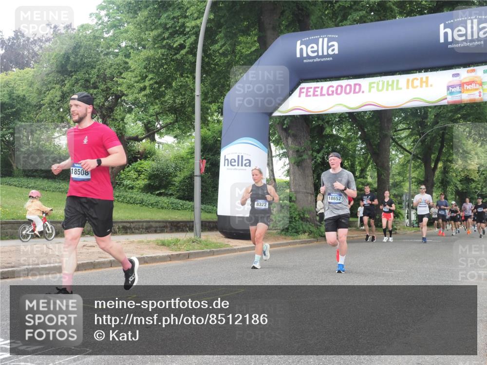 29.06.2025 - hella hamburg halbmarathon KatJ http://msf.ph/oto/8512186 29.06.2025 10:44:37 Zwischen KM18-KM19 1239, 3141, 4579, 6592, 8322 meine-sportfotos.de