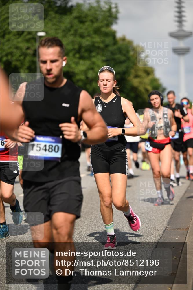 29.06.2025 - hella hamburg halbmarathon Dr. Thomas Lammeyer http://msf.ph/oto/8512196 29.06.2025 10:01:15 Kennedybrücke 1030, 1086, 1094, 1327, 1442, 2025, 2119, 2138, 2444, 2595, 2814, 2855, 3093, 3096, 3103, 3698, 4261, 4299, 4558, 4726, 5013, 5018, 5021, 5024, 5319, 5744, 5820, 5907, 6033, 6125, 6631, 6720, 6762, 6795, 6942, 7177, 7221, 7259, 7397, 7918, 7930, 7932, 8172, 8413, 8447, 8651, 8930, 8968, 9060, 9246, 9316, 9739, 9791, 9994, 10040, 10133, 10191, 10192, 10215, 10368, 10376, 10549, 10667, 10896, 11143, 11184, 11339, 11430 meine-sportfotos.de