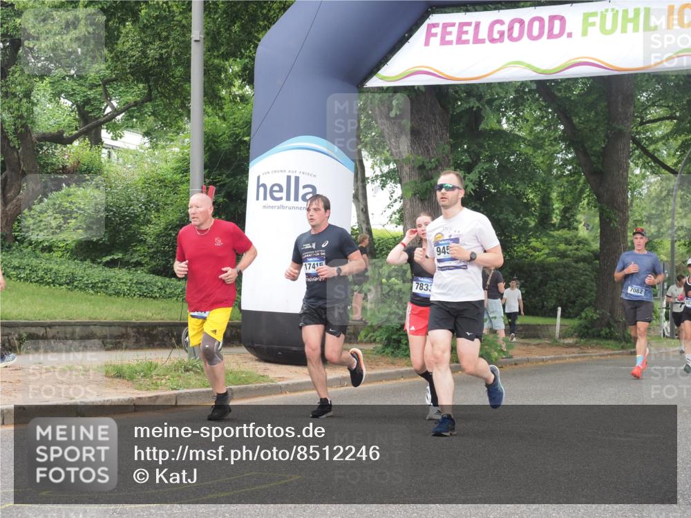 29.06.2025 - hella hamburg halbmarathon KatJ http://msf.ph/oto/8512246 29.06.2025 10:44:40 Zwischen KM18-KM19 2711, 7833, 8322 meine-sportfotos.de