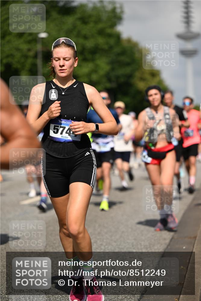 29.06.2025 - hella hamburg halbmarathon Dr. Thomas Lammeyer http://msf.ph/oto/8512249 29.06.2025 10:01:16 Kennedybrücke 1030, 1086, 1094, 1327, 1442, 2025, 2119, 2138, 2444, 2595, 2814, 2855, 3048, 3093, 3096, 3103, 3698, 3999, 4261, 4299, 4558, 4726, 5013, 5018, 5021, 5024, 5319, 5744, 5820, 5907, 6033, 6125, 6374, 6631, 6720, 6762, 6795, 6942, 7177, 7221, 7259, 7397, 7918, 7930, 7932, 8172, 8413, 8447, 8968, 9060, 9246, 9316, 9739, 9791, 9994, 10040, 10133, 10191, 10192, 10215, 10368, 10376, 10549, 10667, 10896, 11143, 11339, 11430 meine-sportfotos.de