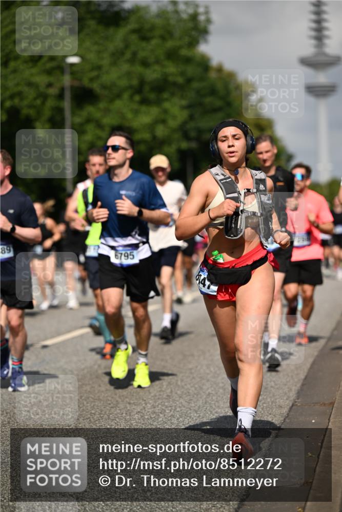 29.06.2025 - hella hamburg halbmarathon Dr. Thomas Lammeyer http://msf.ph/oto/8512272 29.06.2025 10:01:17 Kennedybrücke 1030, 1086, 1094, 1193, 1327, 1422, 1442, 2025, 2119, 2138, 2444, 2595, 2814, 2855, 3048, 3093, 3096, 3103, 3698, 3999, 4261, 4299, 4558, 4726, 5013, 5018, 5021, 5024, 5633, 5744, 5820, 5907, 6033, 6125, 6374, 6631, 6720, 6762, 6795, 6942, 7221, 7259, 7397, 7918, 7930, 7932, 8172, 8413, 8447, 8968, 9060, 9246, 9316, 9739, 9791, 9994, 10040, 10133, 10191, 10192, 10215, 10368, 10376, 10549, 10667, 10896, 11143, 11339, 11430 meine-sportfotos.de