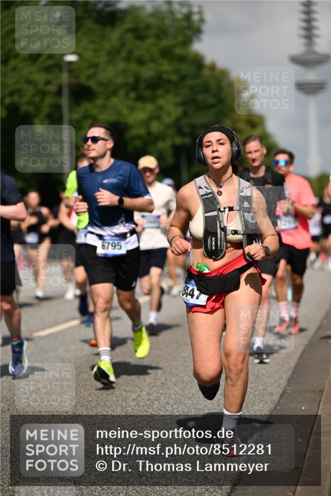 29.06.2025 - hella hamburg halbmarathon Dr. Thomas Lammeyer http://msf.ph/oto/8512281 29.06.2025 10:01:17 Kennedybrücke 1030, 1086, 1094, 1193, 1327, 1422, 1442, 2025, 2119, 2138, 2444, 2595, 2814, 2855, 3048, 3093, 3096, 3103, 3698, 3999, 4261, 4299, 4558, 4726, 5013, 5018, 5021, 5024, 5633, 5744, 5820, 5907, 6033, 6125, 6374, 6631, 6720, 6762, 6795, 6942, 7221, 7259, 7397, 7918, 7930, 7932, 8172, 8413, 8447, 8968, 9060, 9246, 9316, 9739, 9791, 9994, 10040, 10133, 10191, 10192, 10215, 10368, 10376, 10549, 10667, 10896, 11143, 11339, 11430 meine-sportfotos.de