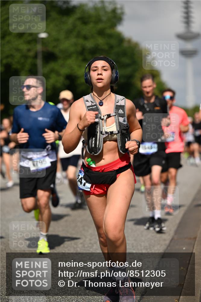 29.06.2025 - hella hamburg halbmarathon Dr. Thomas Lammeyer http://msf.ph/oto/8512305 29.06.2025 10:01:18 Kennedybrücke 1030, 1086, 1094, 1193, 1327, 1422, 1442, 2025, 2119, 2138, 2444, 2595, 2814, 2855, 3048, 3093, 3096, 3103, 3698, 3999, 4261, 4299, 4558, 4726, 5013, 5018, 5021, 5024, 5633, 5744, 5820, 5907, 6033, 6125, 6374, 6631, 6720, 6762, 6795, 6942, 7134, 7221, 7259, 7397, 7918, 7930, 7932, 8172, 8413, 8447, 8968, 9060, 9214, 9246, 9316, 9739, 9791, 9994, 10133, 10191, 10192, 10215, 10368, 10376, 10549, 10667, 10860, 10896, 11143, 11339, 11430 meine-sportfotos.de