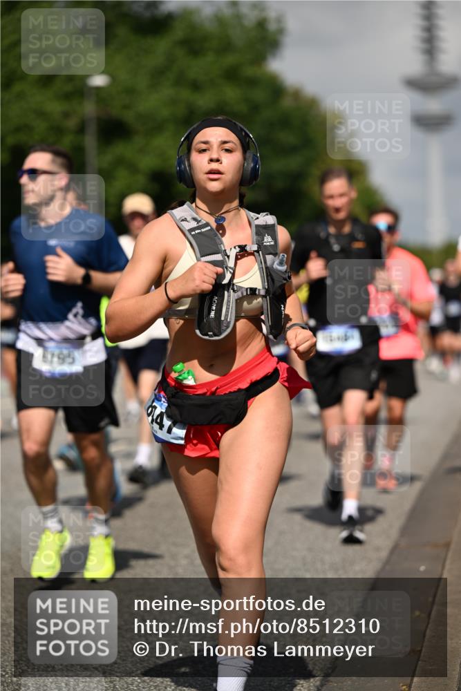 29.06.2025 - hella hamburg halbmarathon Dr. Thomas Lammeyer http://msf.ph/oto/8512310 29.06.2025 10:01:18 Kennedybrücke 1030, 1086, 1094, 1193, 1327, 1422, 1442, 2025, 2119, 2138, 2444, 2595, 2814, 2855, 3048, 3093, 3096, 3103, 3698, 3999, 4261, 4299, 4558, 4726, 5013, 5018, 5021, 5024, 5633, 5744, 5820, 5907, 6033, 6125, 6374, 6631, 6720, 6762, 6795, 6942, 7134, 7221, 7259, 7397, 7918, 7930, 7932, 8172, 8413, 8447, 8968, 9060, 9214, 9246, 9316, 9739, 9791, 9994, 10133, 10191, 10192, 10215, 10368, 10376, 10549, 10667, 10860, 10896, 11143, 11339, 11430 meine-sportfotos.de
