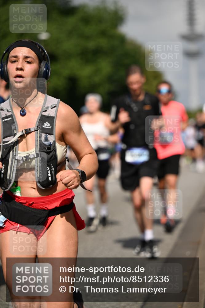 29.06.2025 - hella hamburg halbmarathon Dr. Thomas Lammeyer http://msf.ph/oto/8512336 29.06.2025 10:01:18 Kennedybrücke 1030, 1086, 1094, 1193, 1327, 1422, 1442, 2025, 2119, 2138, 2444, 2595, 2814, 2855, 3048, 3093, 3096, 3103, 3698, 3999, 4261, 4299, 4558, 4726, 5013, 5018, 5021, 5024, 5633, 5744, 5820, 5907, 6033, 6125, 6374, 6631, 6720, 6762, 6795, 6942, 7134, 7221, 7259, 7397, 7918, 7930, 7932, 8172, 8413, 8447, 8968, 9060, 9214, 9246, 9316, 9739, 9791, 9994, 10133, 10191, 10192, 10215, 10368, 10376, 10549, 10667, 10860, 10896, 11143, 11339, 11430 meine-sportfotos.de