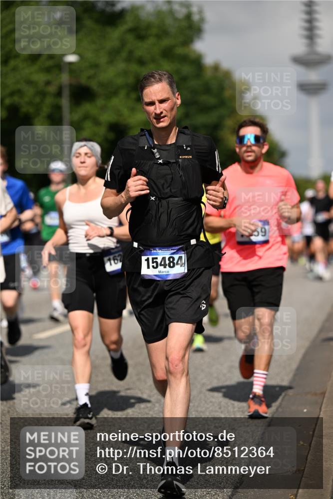 29.06.2025 - hella hamburg halbmarathon Dr. Thomas Lammeyer http://msf.ph/oto/8512364 29.06.2025 10:01:19 Kennedybrücke 1030, 1086, 1094, 1193, 1327, 1422, 1442, 2025, 2119, 2138, 2444, 2595, 2814, 2855, 2946, 3048, 3058, 3093, 3096, 3103, 3698, 3999, 4261, 4299, 4558, 5013, 5018, 5021, 5024, 5633, 5744, 5820, 5907, 6033, 6125, 6374, 6720, 6762, 6795, 6942, 7134, 7221, 7259, 7397, 7742, 7918, 7930, 7932, 8172, 8413, 8447, 9060, 9214, 9246, 9316, 9739, 9791, 9994, 10133, 10191, 10192, 10215, 10368, 10376, 10549, 10667, 10860, 10896, 11143, 11339, 11430 meine-sportfotos.de