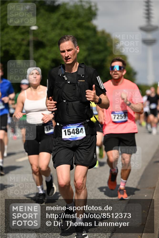 29.06.2025 - hella hamburg halbmarathon Dr. Thomas Lammeyer http://msf.ph/oto/8512373 29.06.2025 10:01:19 Kennedybrücke 1030, 1086, 1094, 1193, 1327, 1422, 1442, 2025, 2119, 2138, 2444, 2595, 2814, 2855, 2946, 3048, 3058, 3093, 3096, 3103, 3698, 3999, 4261, 4299, 4558, 5013, 5018, 5021, 5024, 5633, 5744, 5820, 5907, 6033, 6125, 6374, 6720, 6762, 6795, 6942, 7134, 7221, 7259, 7397, 7742, 7918, 7930, 7932, 8172, 8413, 8447, 9060, 9214, 9246, 9316, 9739, 9791, 9994, 10133, 10191, 10192, 10215, 10368, 10376, 10549, 10667, 10860, 10896, 11143, 11339, 11430 meine-sportfotos.de