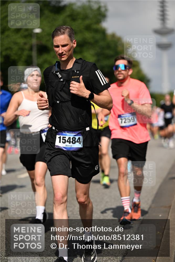 29.06.2025 - hella hamburg halbmarathon Dr. Thomas Lammeyer http://msf.ph/oto/8512381 29.06.2025 10:01:19 Kennedybrücke 1030, 1086, 1094, 1193, 1327, 1422, 1442, 2025, 2119, 2138, 2444, 2595, 2814, 2855, 2946, 3048, 3058, 3093, 3096, 3103, 3698, 3999, 4261, 4299, 4558, 5013, 5018, 5021, 5024, 5633, 5744, 5820, 5907, 6033, 6125, 6374, 6720, 6762, 6795, 6942, 7134, 7221, 7259, 7397, 7742, 7918, 7930, 7932, 8172, 8413, 8447, 9060, 9214, 9246, 9316, 9739, 9791, 9994, 10133, 10191, 10192, 10215, 10368, 10376, 10549, 10667, 10860, 10896, 11143, 11339, 11430 meine-sportfotos.de