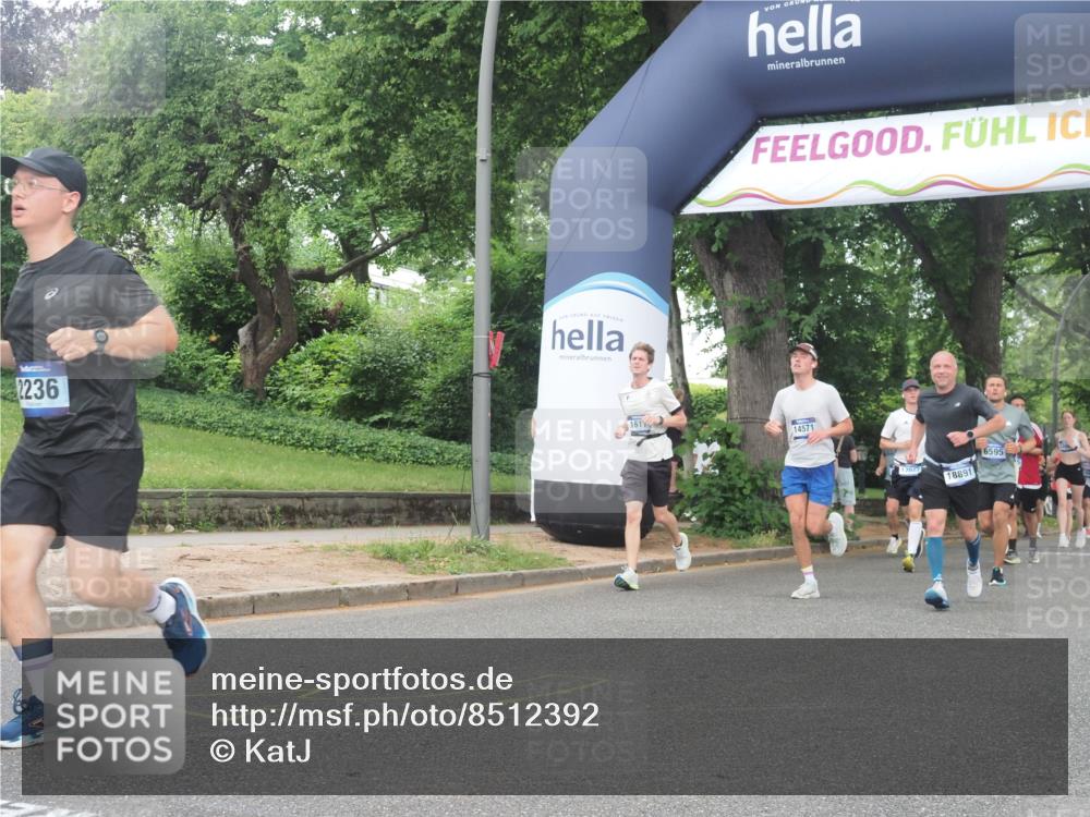 29.06.2025 - hella hamburg halbmarathon KatJ http://msf.ph/oto/8512392 29.06.2025 10:44:47 Zwischen KM18-KM19 1611, 2236, 6595, 7082 meine-sportfotos.de