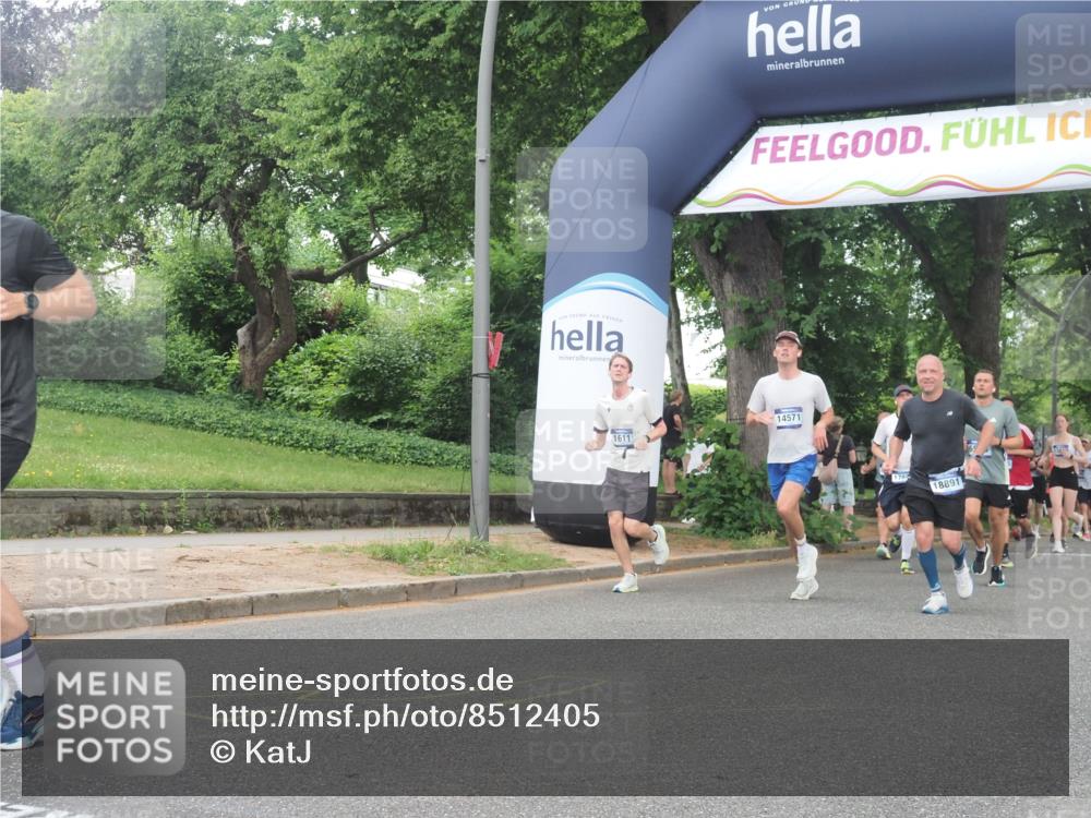 29.06.2025 - hella hamburg halbmarathon KatJ http://msf.ph/oto/8512405 29.06.2025 10:44:47 Zwischen KM18-KM19 1611, 2236, 6595, 7082 meine-sportfotos.de