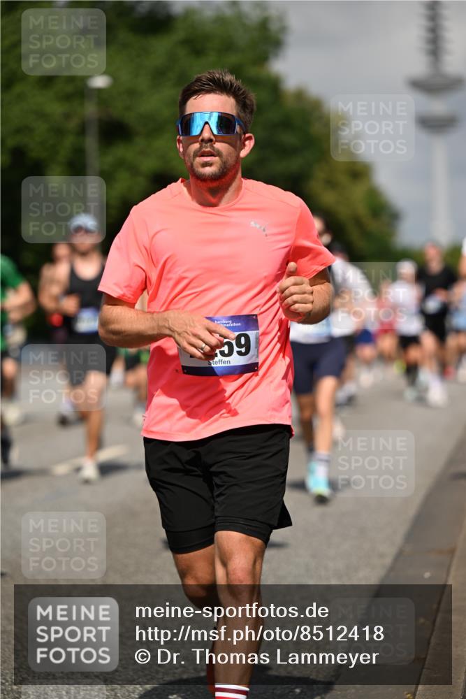 29.06.2025 - hella hamburg halbmarathon Dr. Thomas Lammeyer http://msf.ph/oto/8512418 29.06.2025 10:01:20 Kennedybrücke 1030, 1086, 1094, 1193, 1327, 1422, 1442, 2025, 2119, 2138, 2252, 2444, 2595, 2814, 2855, 2946, 3048, 3058, 3093, 3096, 3103, 3698, 3999, 4261, 4299, 4558, 5013, 5018, 5021, 5024, 5032, 5633, 5744, 5820, 5907, 6033, 6125, 6374, 6720, 6762, 6795, 6942, 7134, 7221, 7259, 7397, 7742, 7918, 7930, 7932, 8172, 8413, 8447, 9060, 9214, 9316, 9739, 9791, 9994, 10133, 10191, 10192, 10215, 10368, 10376, 10549, 10667, 10860, 10896, 11143, 11339, 11430 meine-sportfotos.de