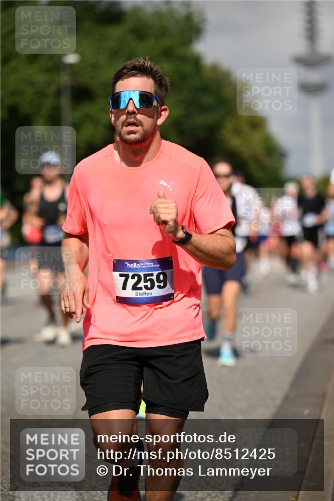 29.06.2025 - hella hamburg halbmarathon Dr. Thomas Lammeyer http://msf.ph/oto/8512425 29.06.2025 10:01:21 Kennedybrücke 1030, 1086, 1094, 1193, 1320, 1327, 1422, 1442, 2025, 2119, 2138, 2252, 2444, 2595, 2855, 2946, 3048, 3058, 3093, 3096, 3103, 3698, 3999, 4261, 4299, 4558, 5018, 5021, 5024, 5032, 5633, 5744, 5820, 5907, 6033, 6125, 6374, 6720, 6762, 6795, 6942, 7134, 7221, 7259, 7397, 7742, 7918, 7930, 7932, 8172, 8413, 8447, 8973, 9060, 9214, 9227, 9316, 9739, 9791, 9994, 10133, 10191, 10192, 10215, 10368, 10376, 10549, 10667, 10860, 10896, 11143, 11430 meine-sportfotos.de