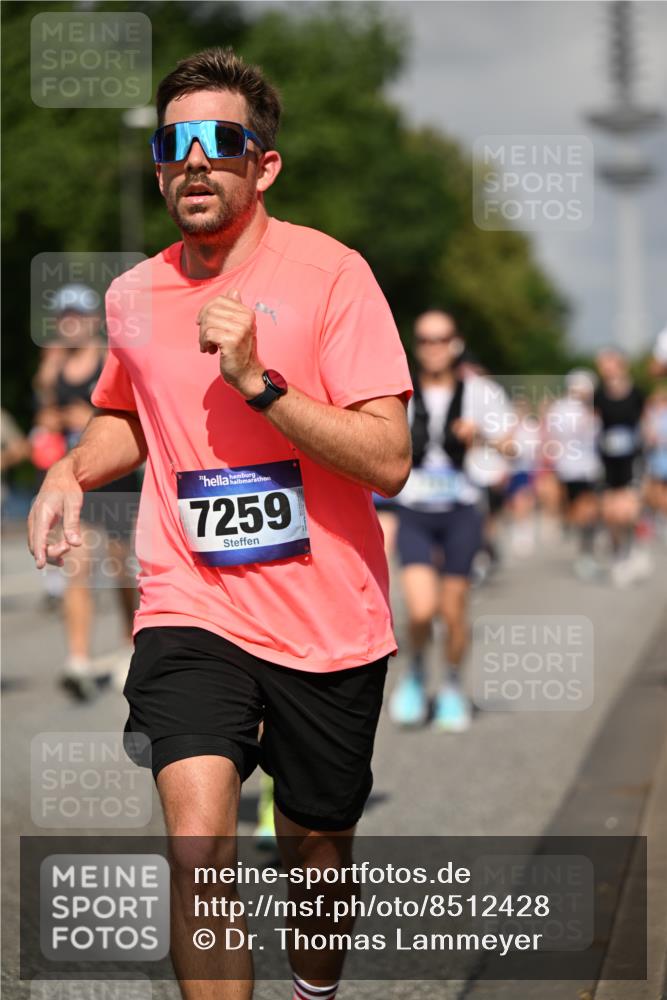 29.06.2025 - hella hamburg halbmarathon Dr. Thomas Lammeyer http://msf.ph/oto/8512428 29.06.2025 10:01:21 Kennedybrücke 1030, 1086, 1094, 1193, 1320, 1327, 1422, 1442, 2025, 2119, 2138, 2252, 2444, 2595, 2855, 2946, 3048, 3058, 3093, 3096, 3103, 3698, 3999, 4261, 4299, 4558, 5018, 5021, 5024, 5032, 5633, 5744, 5820, 5907, 6033, 6125, 6374, 6720, 6762, 6795, 6942, 7134, 7221, 7259, 7397, 7742, 7918, 7930, 7932, 8172, 8413, 8447, 8973, 9060, 9214, 9227, 9316, 9739, 9791, 9994, 10133, 10191, 10192, 10215, 10368, 10376, 10549, 10667, 10860, 10896, 11143, 11430 meine-sportfotos.de