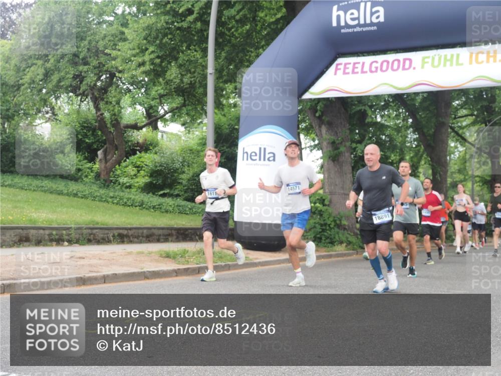 29.06.2025 - hella hamburg halbmarathon KatJ http://msf.ph/oto/8512436 29.06.2025 10:44:48 Zwischen KM18-KM19 1611, 2236, 6595, 7082 meine-sportfotos.de