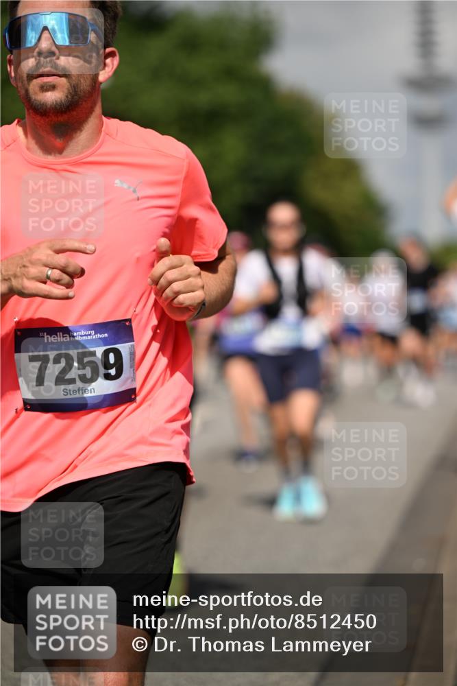 29.06.2025 - hella hamburg halbmarathon Dr. Thomas Lammeyer http://msf.ph/oto/8512450 29.06.2025 10:01:21 Kennedybrücke 1030, 1086, 1094, 1193, 1320, 1327, 1422, 1442, 2025, 2119, 2138, 2252, 2444, 2595, 2855, 2946, 3048, 3058, 3093, 3096, 3103, 3698, 3999, 4261, 4299, 4558, 5018, 5021, 5024, 5032, 5633, 5744, 5820, 5907, 6033, 6125, 6374, 6720, 6762, 6795, 6942, 7134, 7221, 7259, 7397, 7742, 7918, 7930, 7932, 8172, 8413, 8447, 8973, 9060, 9214, 9227, 9316, 9739, 9791, 9994, 10133, 10191, 10192, 10215, 10368, 10376, 10549, 10667, 10860, 10896, 11143, 11430 meine-sportfotos.de