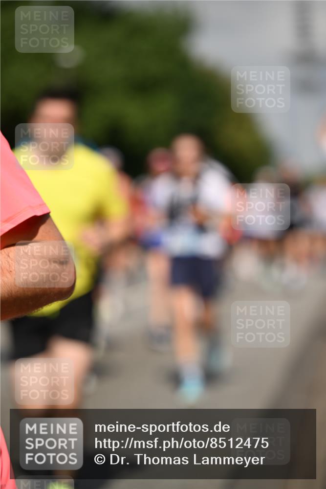 29.06.2025 - hella hamburg halbmarathon Dr. Thomas Lammeyer http://msf.ph/oto/8512475 29.06.2025 10:01:22 Kennedybrücke 1030, 1086, 1094, 1193, 1320, 1321, 1327, 1422, 1442, 2025, 2119, 2138, 2252, 2444, 2855, 2946, 3048, 3058, 3093, 3096, 3103, 3698, 3999, 4261, 4299, 4558, 5018, 5021, 5024, 5032, 5633, 5744, 5820, 5907, 6033, 6125, 6374, 6569, 6720, 6762, 6795, 6942, 7134, 7221, 7259, 7397, 7742, 7930, 7932, 7952, 8172, 8413, 8447, 8973, 9060, 9214, 9227, 9316, 9739, 9791, 9994, 10133, 10191, 10192, 10215, 10368, 10376, 10549, 10667, 10860, 11143, 11430 meine-sportfotos.de