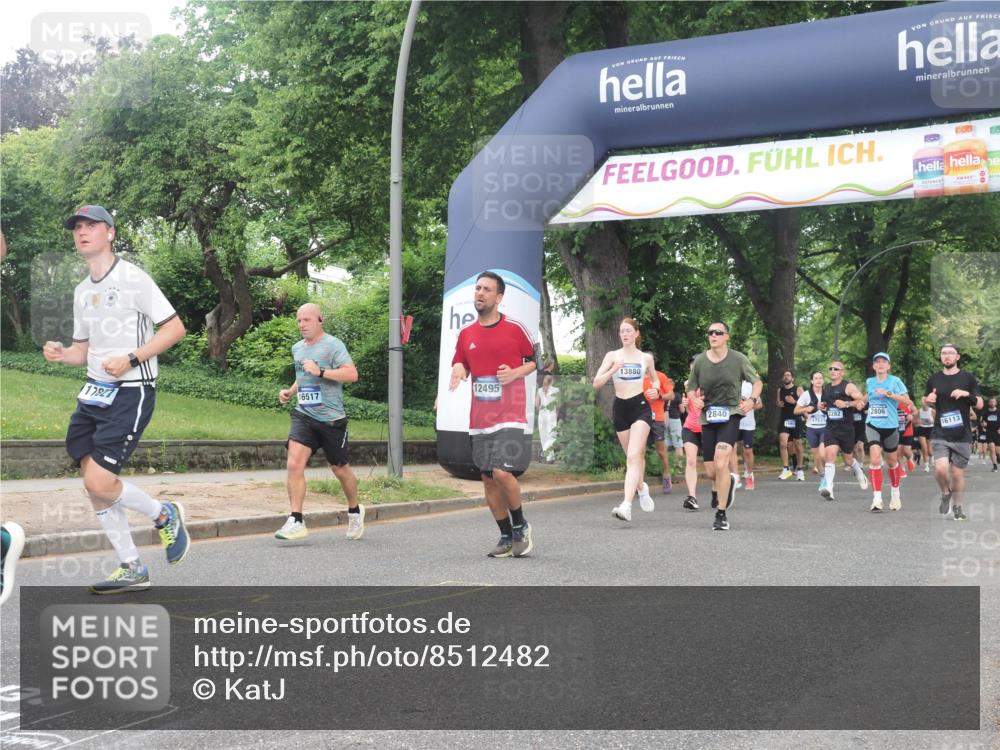 29.06.2025 - hella hamburg halbmarathon KatJ http://msf.ph/oto/8512482 29.06.2025 10:44:51 Zwischen KM18-KM19 1611, 2236, 2282, 2806, 2840, 6595, 7856 meine-sportfotos.de