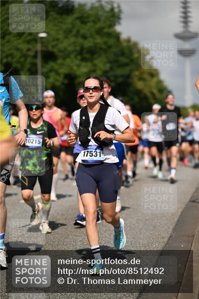 29.06.2025 - hella hamburg halbmarathon Dr. Thomas Lammeyer http://msf.ph/oto/8512492 29.06.2025 10:01:22 Kennedybrücke 1030, 1086, 1094, 1193, 1320, 1321, 1327, 1422, 1442, 2025, 2119, 2138, 2252, 2444, 2855, 2946, 3048, 3058, 3093, 3096, 3103, 3698, 3999, 4261, 4299, 4558, 5018, 5021, 5024, 5032, 5633, 5744, 5820, 5907, 6033, 6125, 6374, 6569, 6720, 6762, 6795, 6942, 7134, 7221, 7259, 7397, 7742, 7930, 7932, 7952, 8172, 8413, 8447, 8973, 9060, 9214, 9227, 9316, 9739, 9791, 9994, 10133, 10191, 10192, 10215, 10368, 10376, 10549, 10667, 10860, 11143, 11430 meine-sportfotos.de