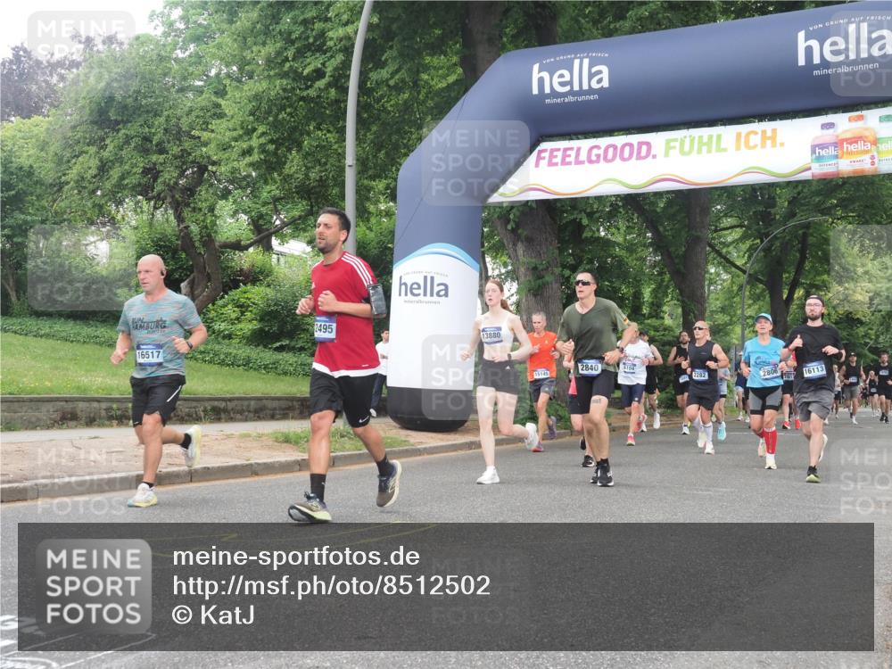 29.06.2025 - hella hamburg halbmarathon KatJ http://msf.ph/oto/8512502 29.06.2025 10:44:51 Zwischen KM18-KM19 1611, 2236, 2282, 2806, 2840, 6595, 7856 meine-sportfotos.de