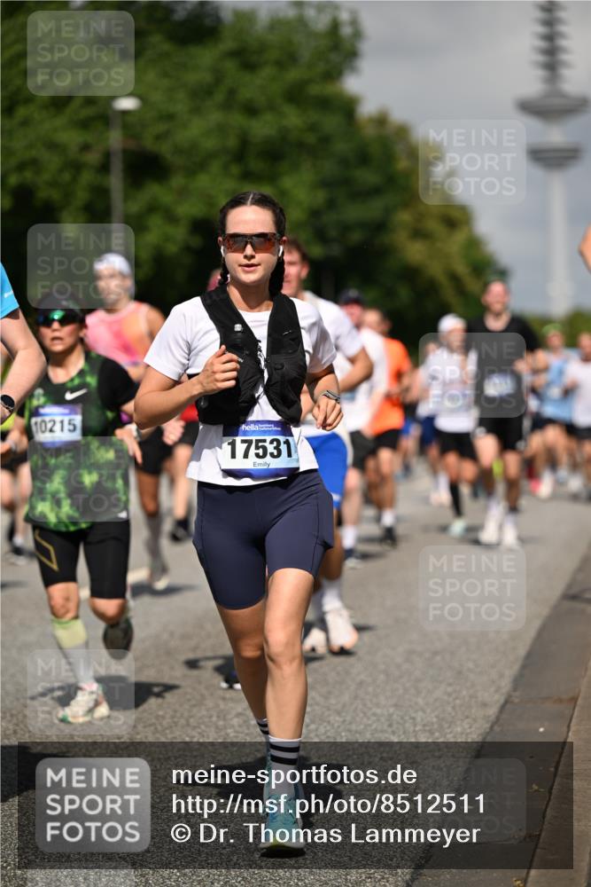 29.06.2025 - hella hamburg halbmarathon Dr. Thomas Lammeyer http://msf.ph/oto/8512511 29.06.2025 10:01:23 Kennedybrücke 1030, 1086, 1094, 1193, 1320, 1321, 1327, 1422, 1442, 2025, 2119, 2138, 2252, 2444, 2855, 2946, 3048, 3058, 3093, 3096, 3103, 3698, 3999, 4261, 4558, 5018, 5021, 5024, 5032, 5633, 5744, 5820, 5907, 6125, 6374, 6569, 6720, 6762, 6795, 6942, 7134, 7221, 7259, 7397, 7742, 7930, 7932, 7952, 8172, 8413, 8447, 8973, 9060, 9214, 9227, 9316, 9739, 9791, 9994, 10133, 10191, 10192, 10215, 10368, 10376, 10549, 10860, 11143, 11430 meine-sportfotos.de