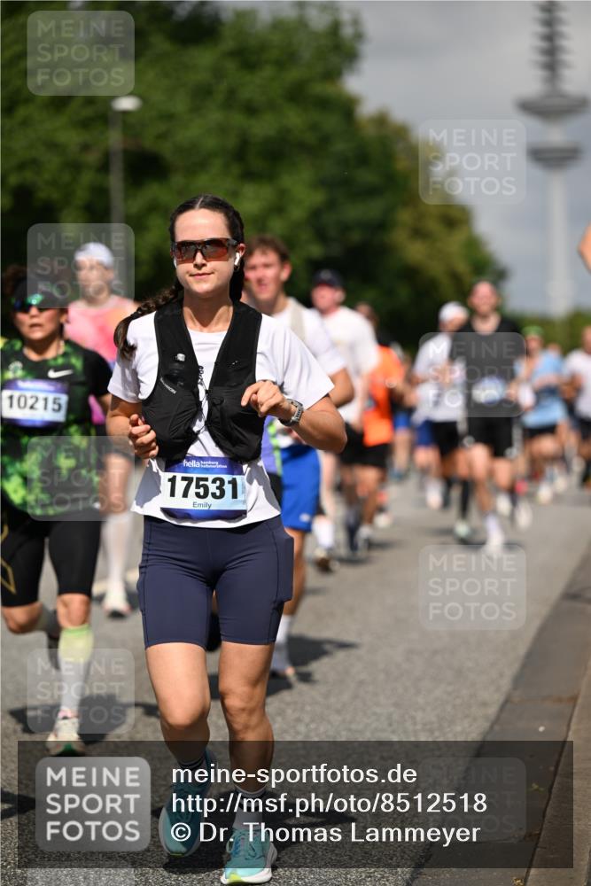 29.06.2025 - hella hamburg halbmarathon Dr. Thomas Lammeyer http://msf.ph/oto/8512518 29.06.2025 10:01:23 Kennedybrücke 1030, 1086, 1094, 1193, 1320, 1321, 1327, 1422, 1442, 2025, 2119, 2138, 2252, 2444, 2855, 2946, 3048, 3058, 3093, 3096, 3103, 3698, 3999, 4261, 4558, 5018, 5021, 5024, 5032, 5633, 5744, 5820, 5907, 6125, 6374, 6569, 6720, 6762, 6795, 6942, 7134, 7221, 7259, 7397, 7742, 7930, 7932, 7952, 8172, 8413, 8447, 8973, 9060, 9214, 9227, 9316, 9739, 9791, 9994, 10133, 10191, 10192, 10215, 10368, 10376, 10549, 10860, 11143, 11430 meine-sportfotos.de