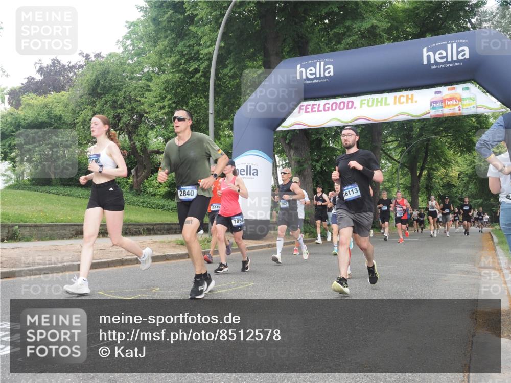 29.06.2025 - hella hamburg halbmarathon KatJ http://msf.ph/oto/8512578 29.06.2025 10:44:53 Zwischen KM18-KM19 1611, 2282, 2806, 2840, 2907, 6104, 6595, 7856 meine-sportfotos.de